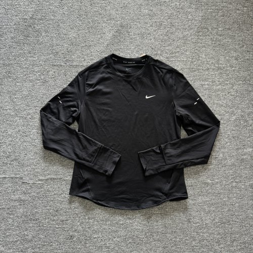 Nike/耐克 女子防晒运动跑步训练速干透气圆领长袖T恤HQ0504-010