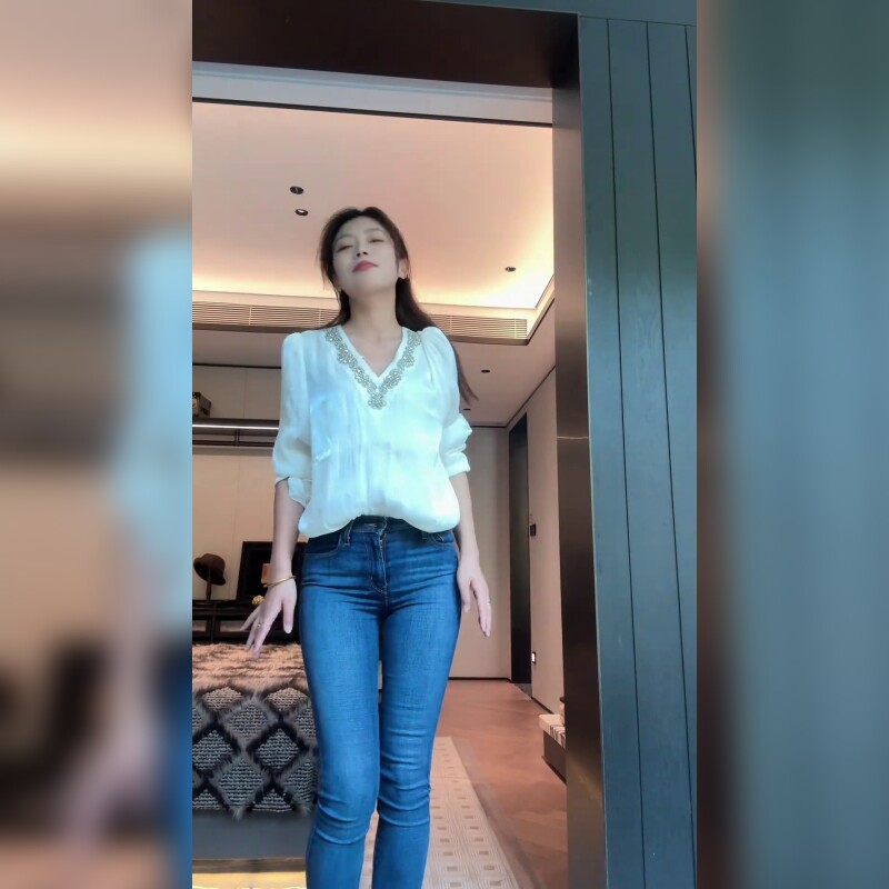 时尚低腰修身显瘦百搭牛仔裤