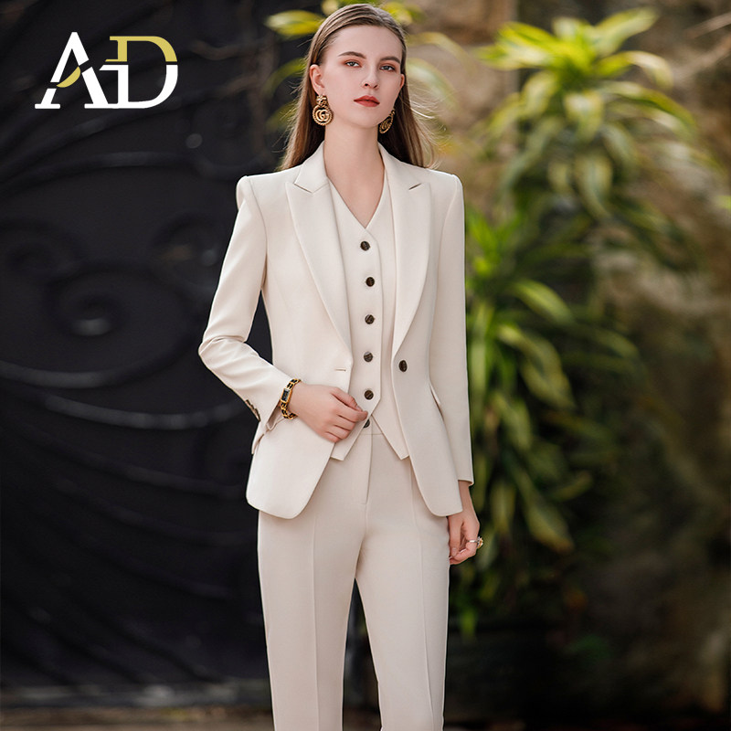 AD浅色职业正装女西装套装高档垫肩一粒扣商务西服小外套2023新款
