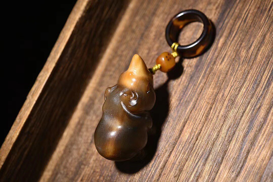 牛角犀牛型手把件摆件挂件天然实项坠/吊坠