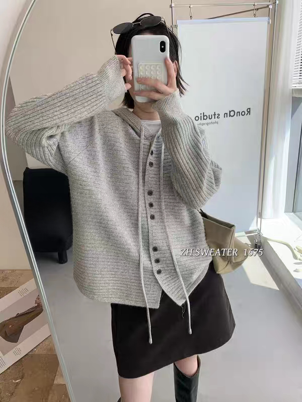 秋冬新款女韩版宽松时尚连帽针织开衫百搭休闲单排扣毛衣保暖外套
