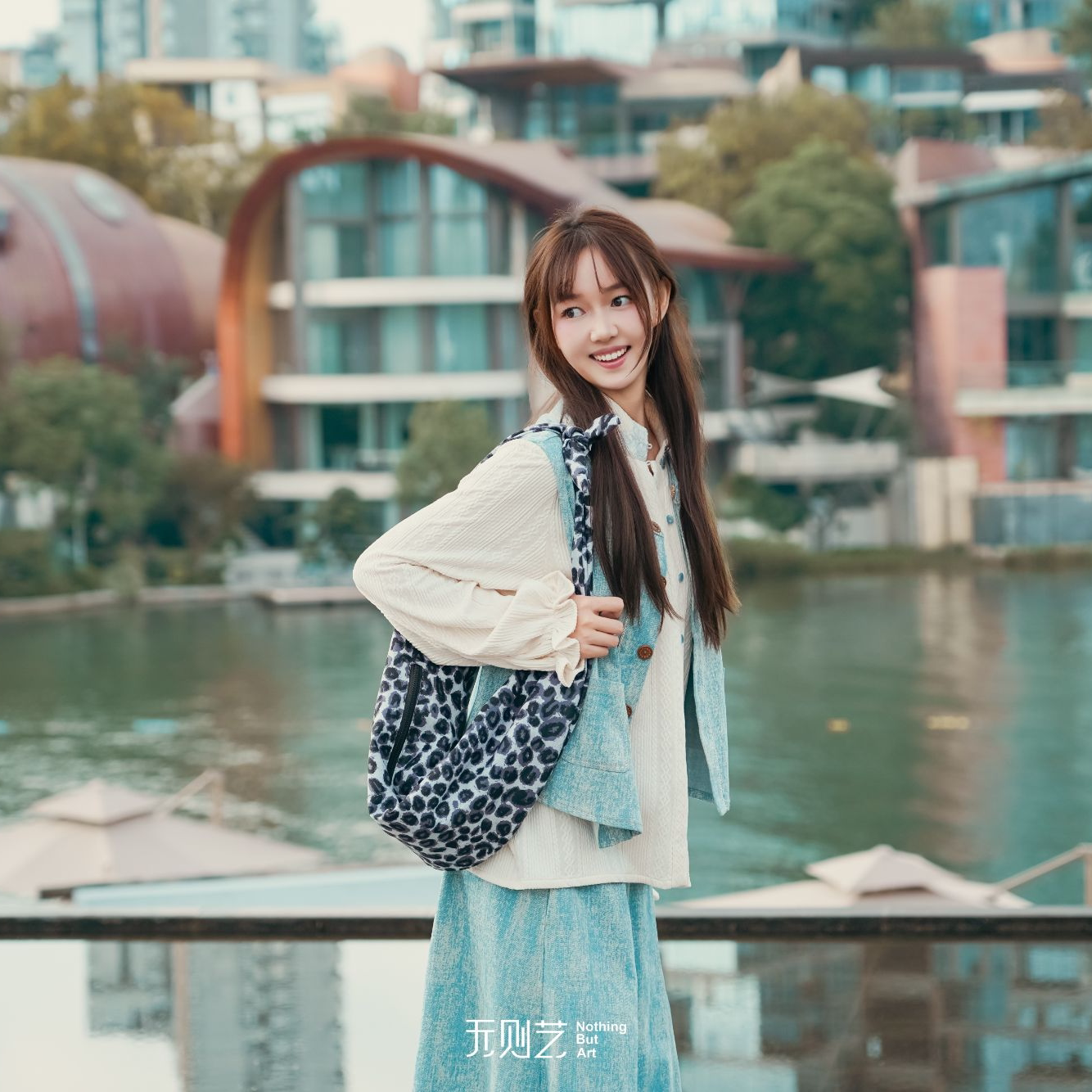 无则艺【小包袱包】黑豹时尚百搭小众学生单肩包潮流印花女士休闲