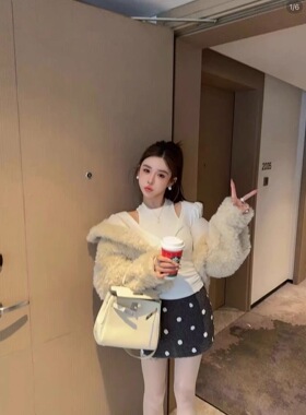 米色羔羔毛连帽外套女2025冬季新款韩版宽松加厚毛毛上衣