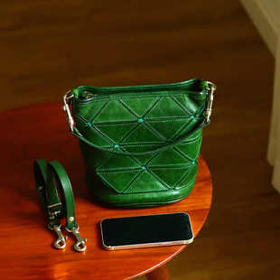 peshawar 小众拼接绿色水桶包女植鞣牛皮森系单肩包真皮斜挎包