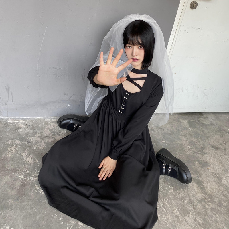 暗黑连衣裙冷淡风秋禁欲复古性感交叉方领收腰中长裙心机辣妹黑裙