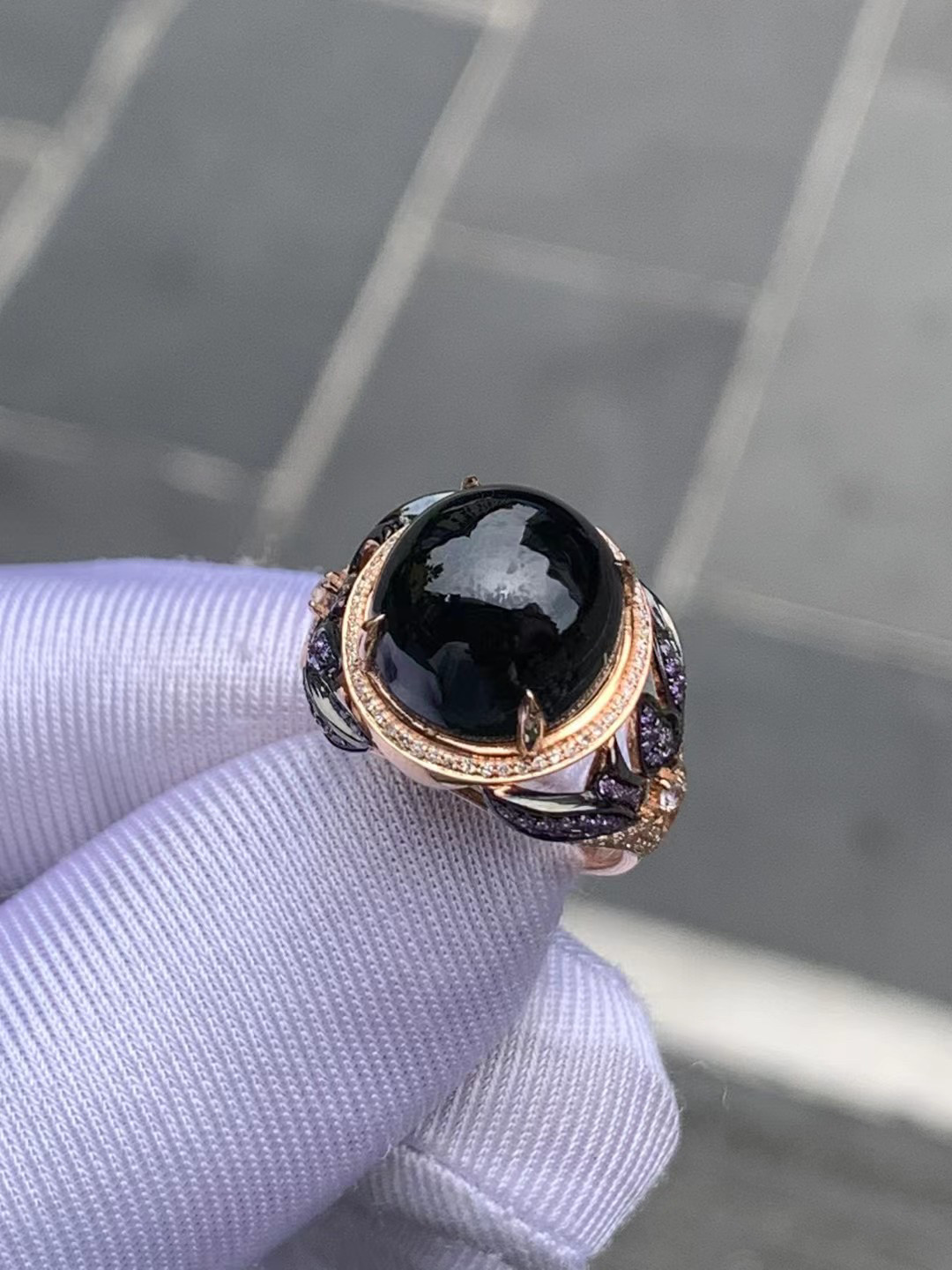 凝墨家天然缅甸翡翠18k金加南非钻镶冰种墨翠蛋面款女士戒指