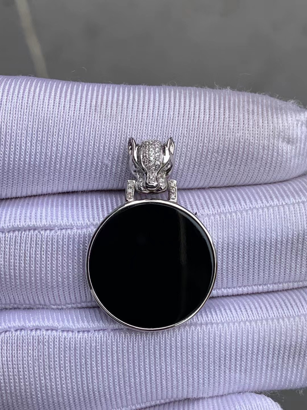 凝墨家天然缅甸翡翠18k白金镶嵌冰种墨翠黑油豹头款圆牌女士吊坠,珠宝/钻石/翡翠,翡翠裸石/蛋面,淘宝优惠券,粉丝福利购,淘宝优惠卷