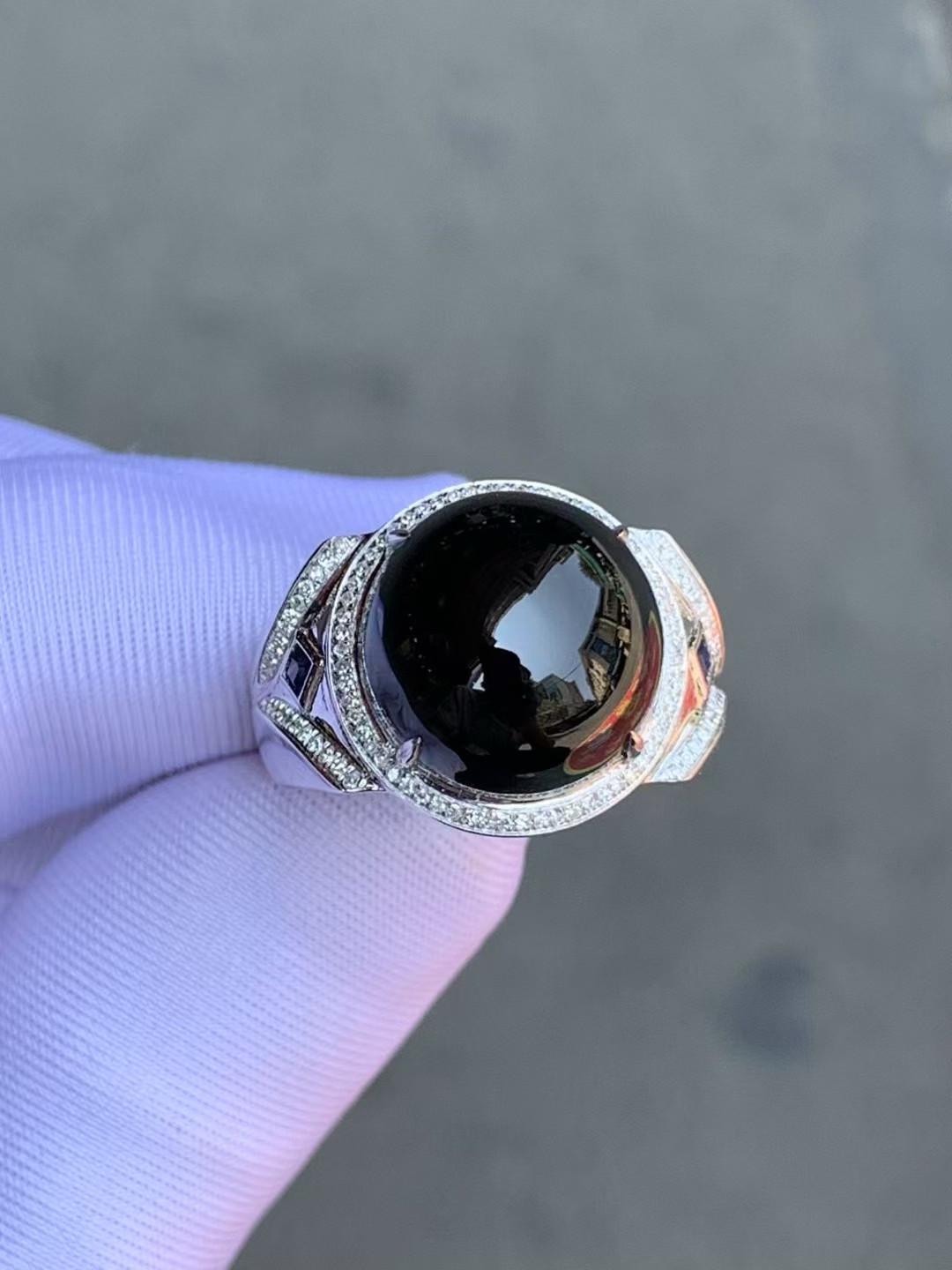 天然缅甸翡翠冰种墨翠圆蛋面戒指18k白金镶嵌简约时尚款女士戒指