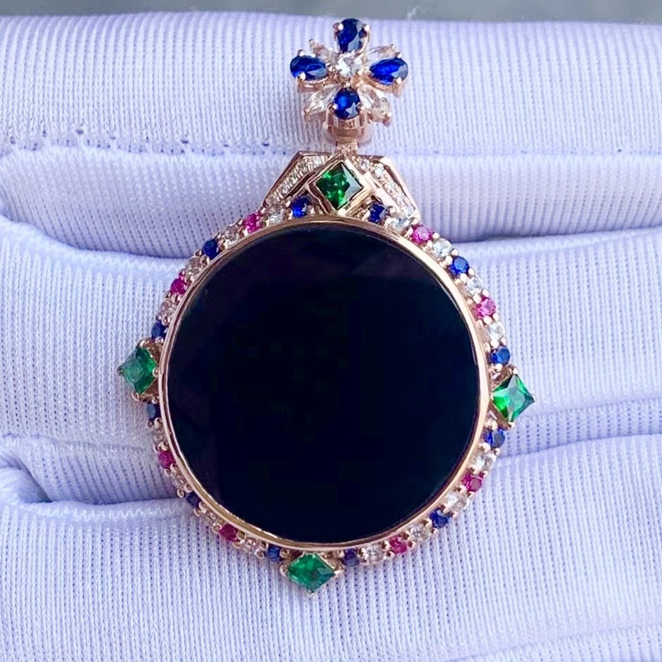 凝墨为翠天然缅甸翡翠18k玫瑰金加彩宝镶嵌冰种墨翠女士圆牌吊坠