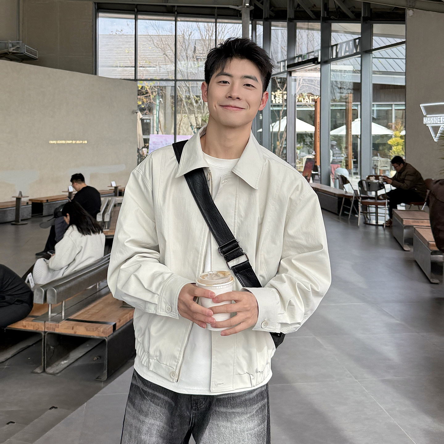 米白色短款翻领夹克春季男款日系复古宽松休闲长袖外套2026新款