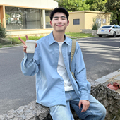 蓝色翻领水洗牛仔衬衫 上衣外套 宽松休闲纯色长袖 男生2026新款 秋季