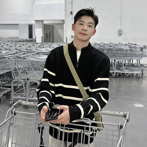 条纹半拉链立领毛衣休闲慵懒