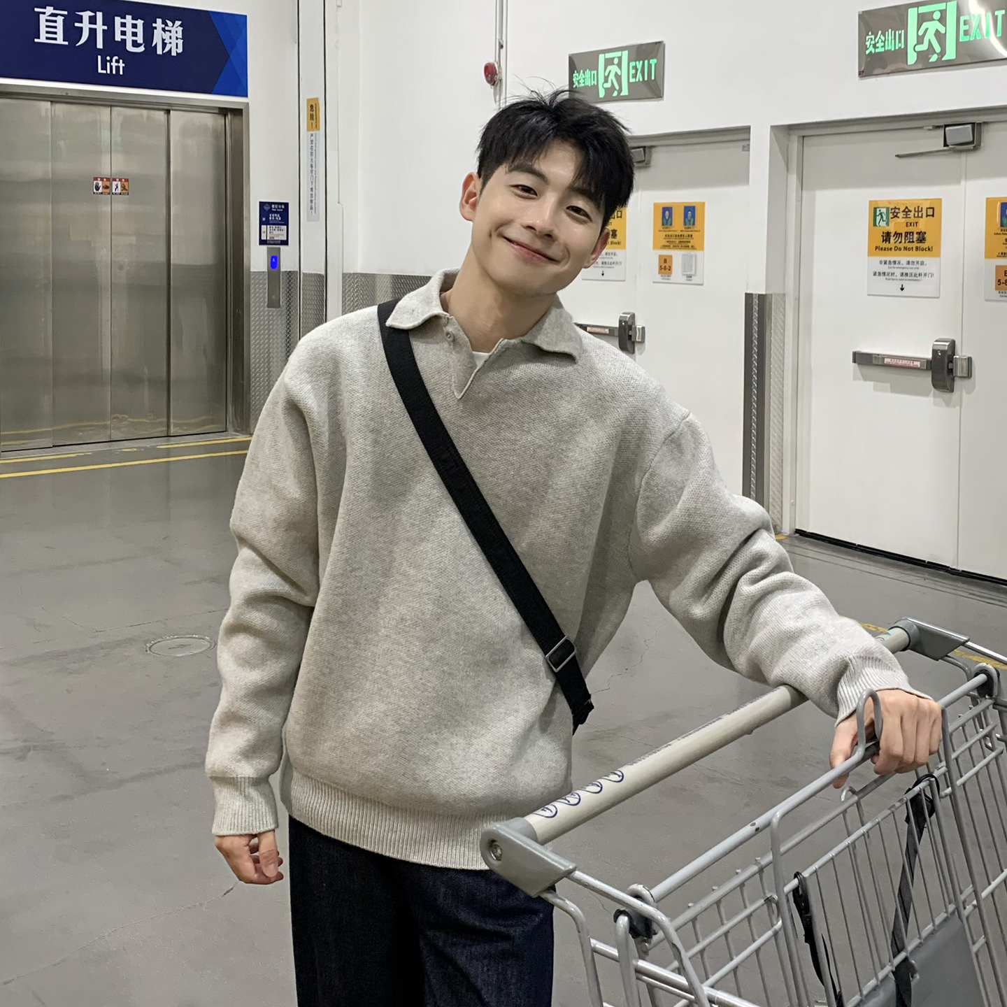 灰色翻领毛衣男生2025新款秋冬季韩系慵懒风polo领针织衫加厚内搭