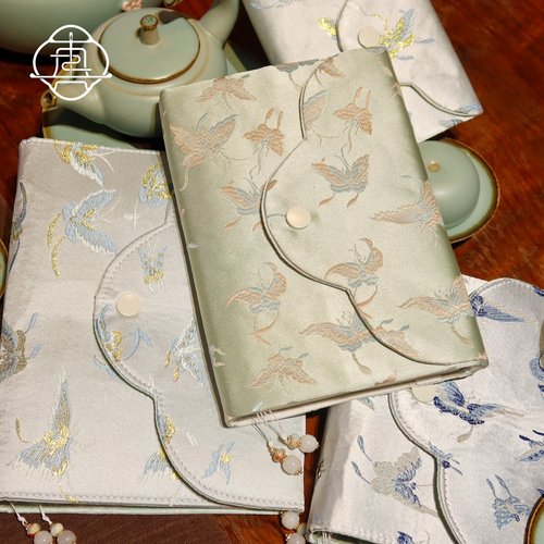 真我蝶影花窗三折原创国风手帐本