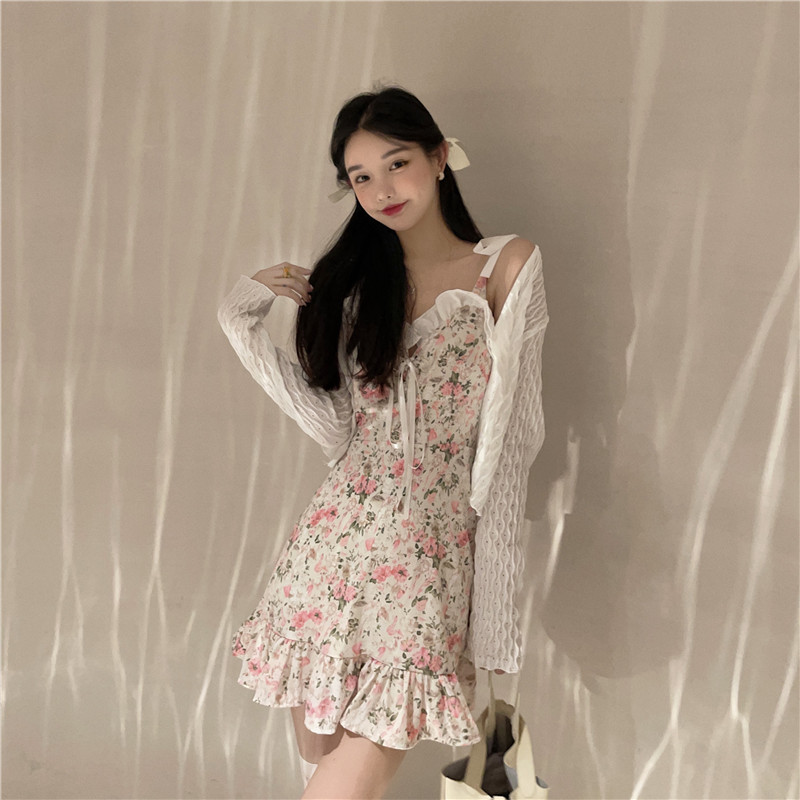 Real shooting, real price, versatile solid long sleeve T-shirt + French suspender, soft floral skirt suit