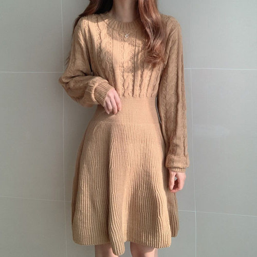 Women's waist cinched knitted long sleeved sweater dress