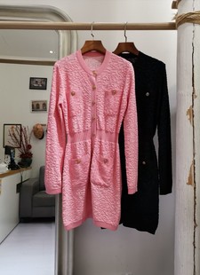 新款针织打底裙单排扣长袖修身通勤圆领收腰时尚精品百搭款热卖美