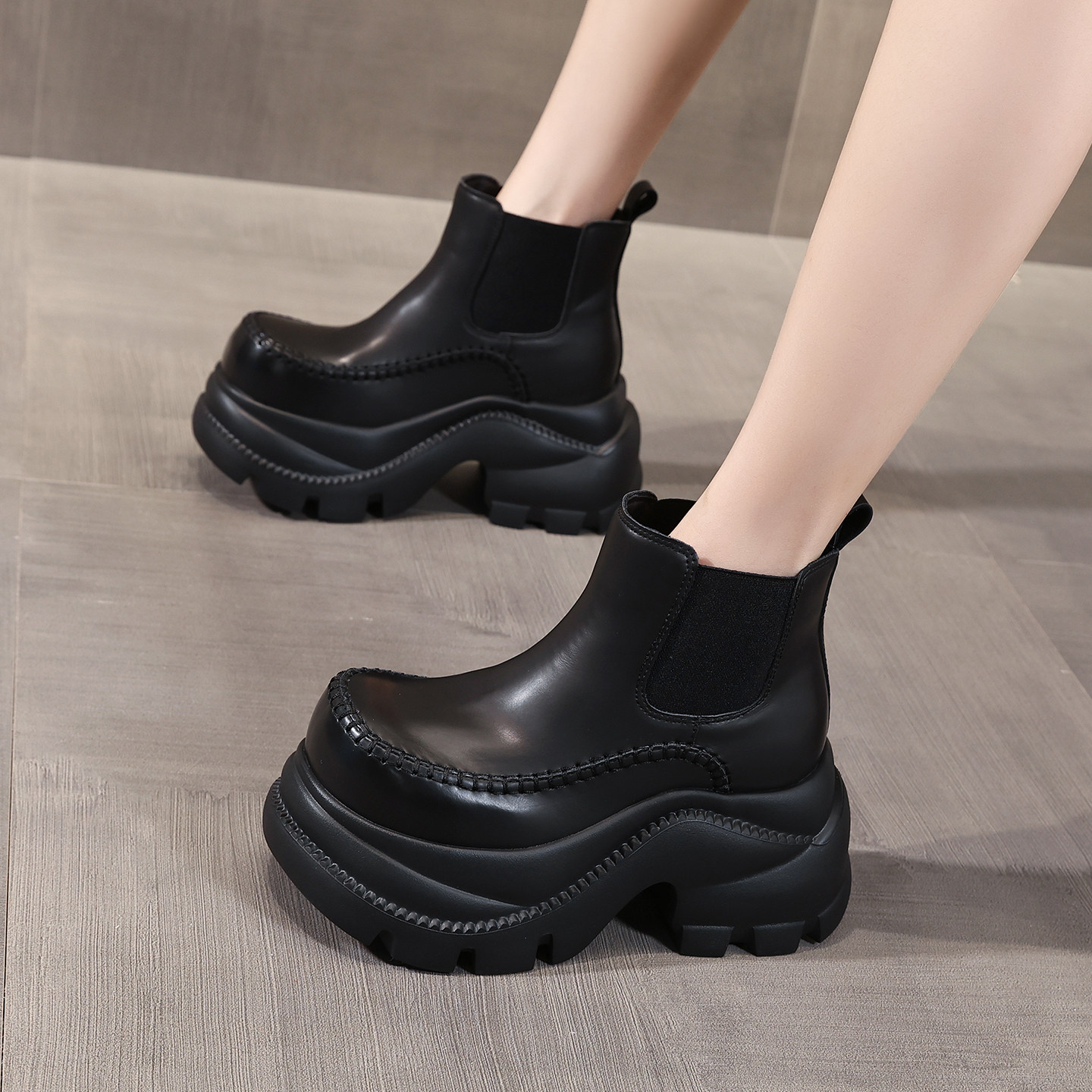 9CM内增高马丁靴女2025秋冬新款小个子厚底爆款真皮休闲短筒靴女