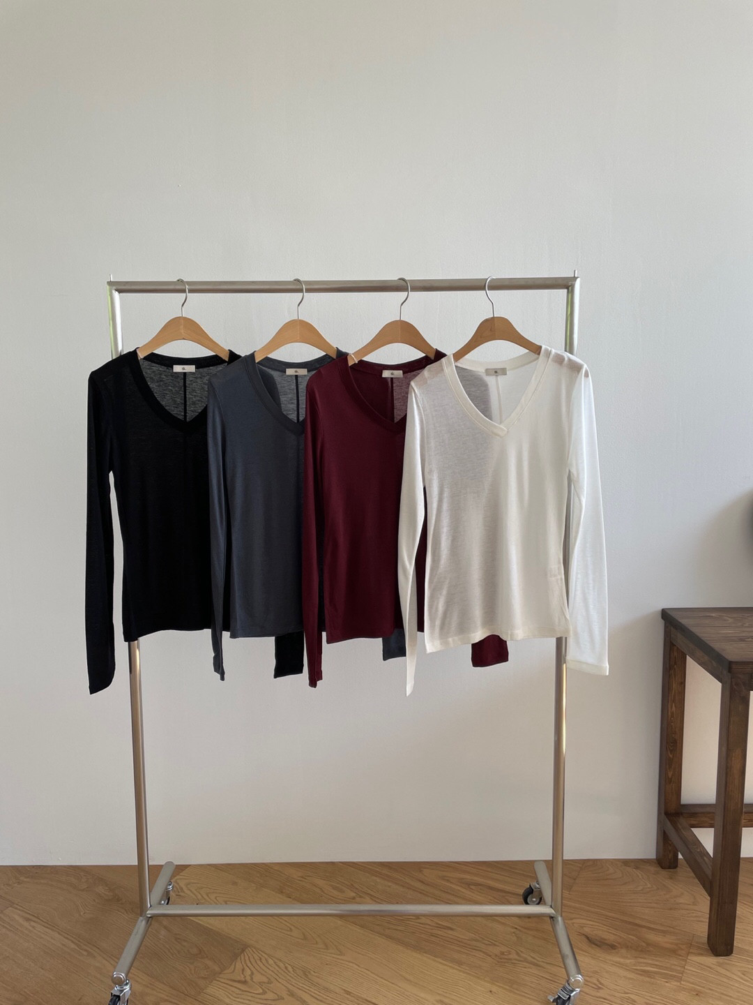 现货talk talk韩国东大门女装2022年秋季v领轻薄背缝线打底衫t恤