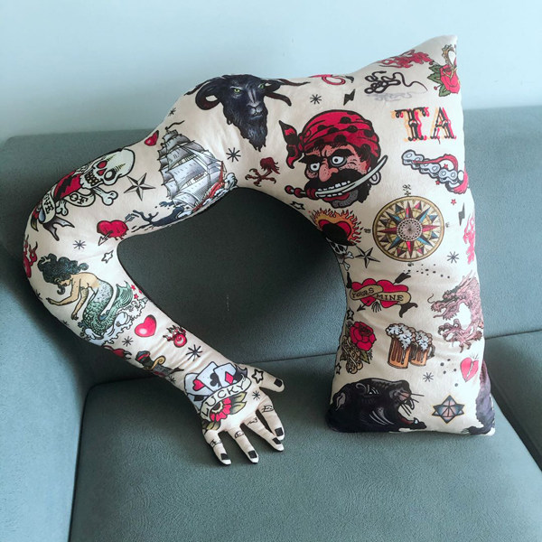 原创男朋友纹身花臂异形抱枕靠垫纹身店装饰个性礼物生日代写贺卡,节庆用品/礼品,创意抱枕,淘宝优惠券,粉丝福利购,淘宝优惠卷