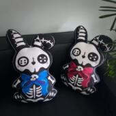 taotaomix新款 骷髅架兔子个性 哥特抱枕靠垫午睡枕