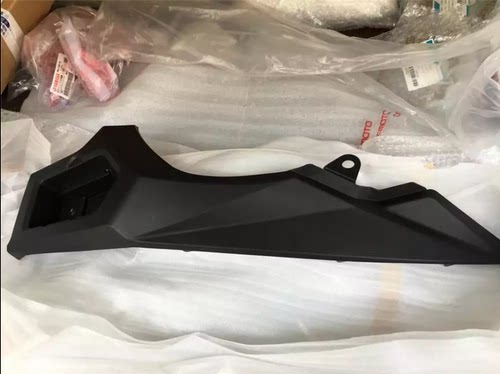 国宾车650油箱左右护板工具箱