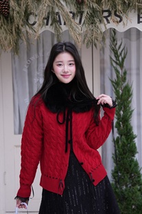 GUO 25秋冬红色羊毛系带绞花狐狸毛领毛衣黑色亮片A摆半裙 JINGYI