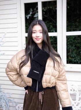 【MFC特卖6折】GUO JINGYI25秋冬正反两穿灯芯绒围巾羽绒服时尚