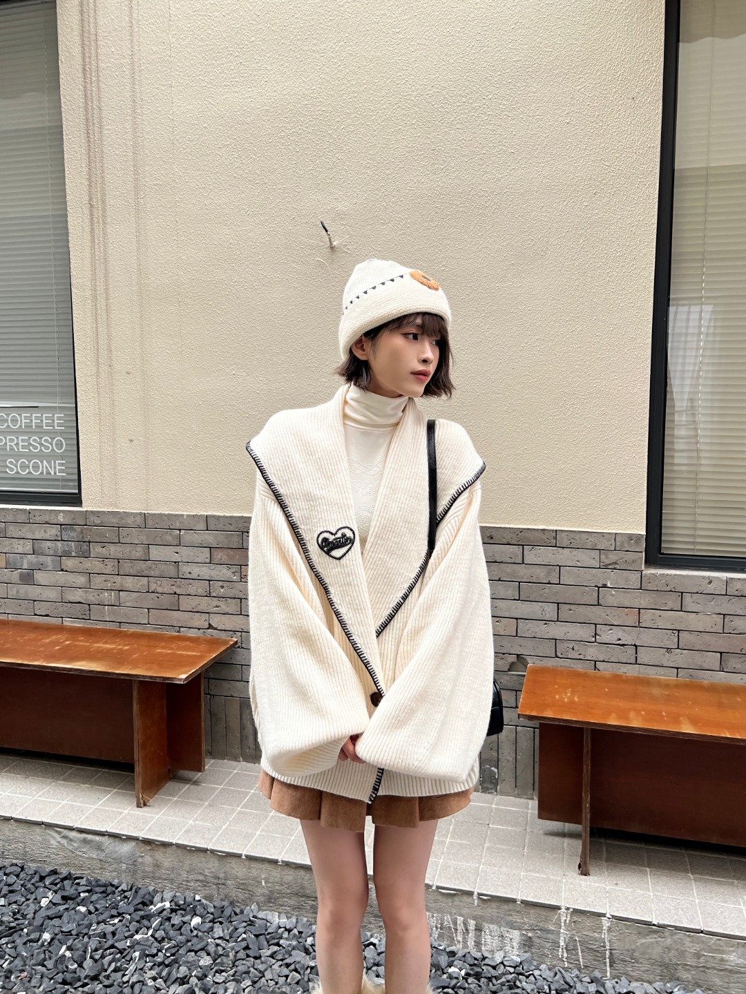 Andrea Martin 25AW新品棕色翻领针织外套