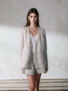 GUO JINGYI 26春夏浅卡其亚麻绣珠oversize西装外套短裤时尚套装