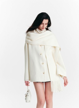 DIANA VEVINA 26春夏白色流苏围巾羊毛呢外套