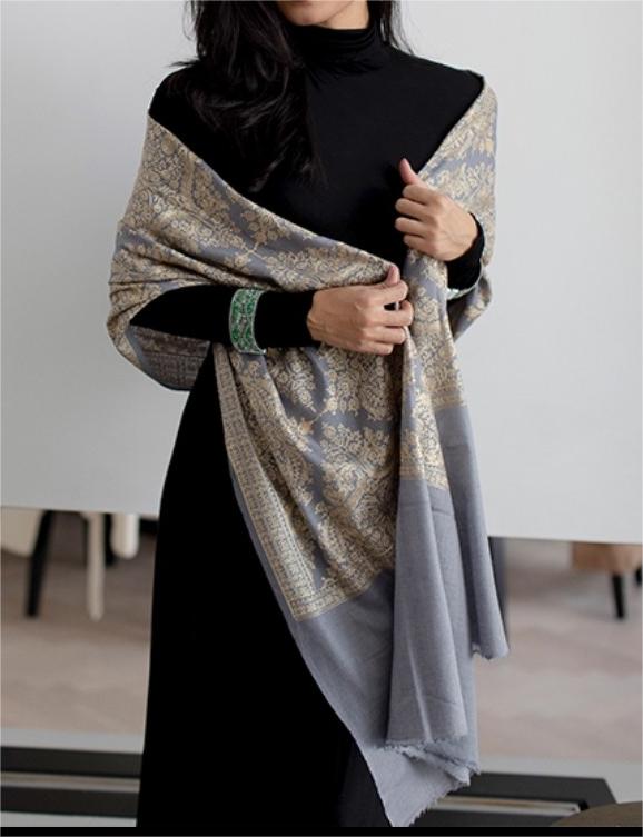 CHARLOTTA GANDOLFO真丝羊绒围巾披肩时尚优雅气质女绣花羊绒围巾