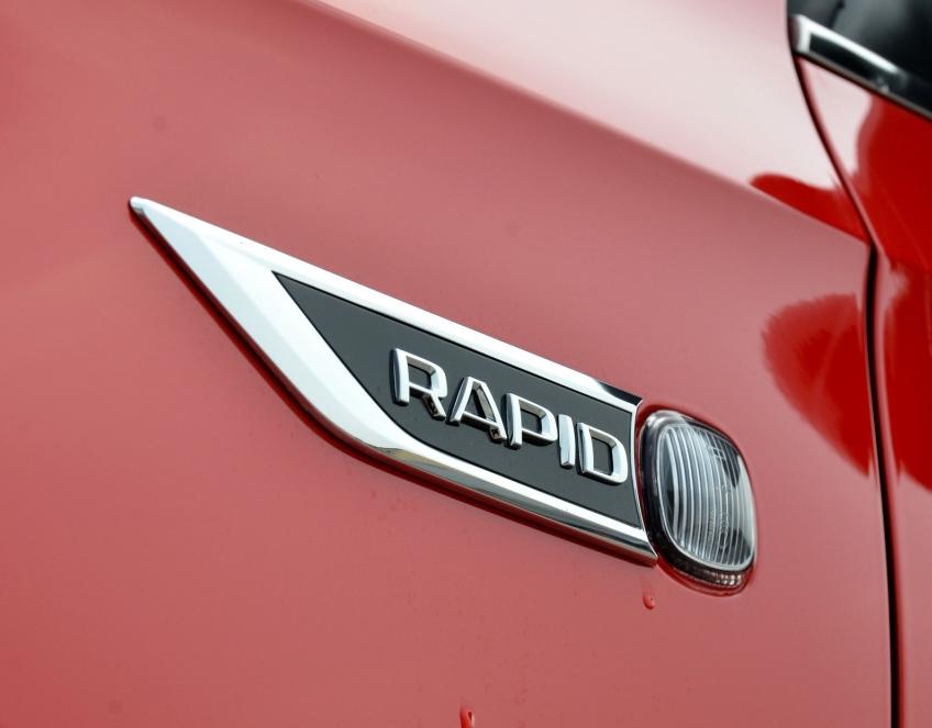 适配斯柯达昕锐昕动 rapid 叶子板侧字标 翼叶子板标 rapid红黑色