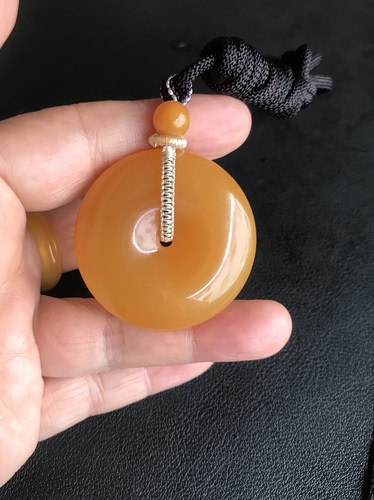 云南龙陵天然玉石黄龙玉鸡油黄老料平安扣吊坠挂件40*10mm