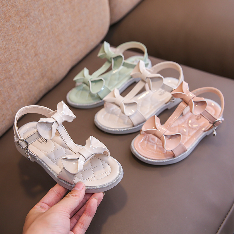 công chúa nhỏ 2020 mùa hè mới cô gái dép thời trang gió cổ tích dễ thương mũi giày phẳng Velcro giày