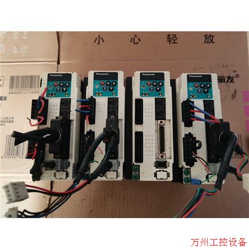 议价直拍不发:驱动器MCDDT3520003  750W 拆机下来的