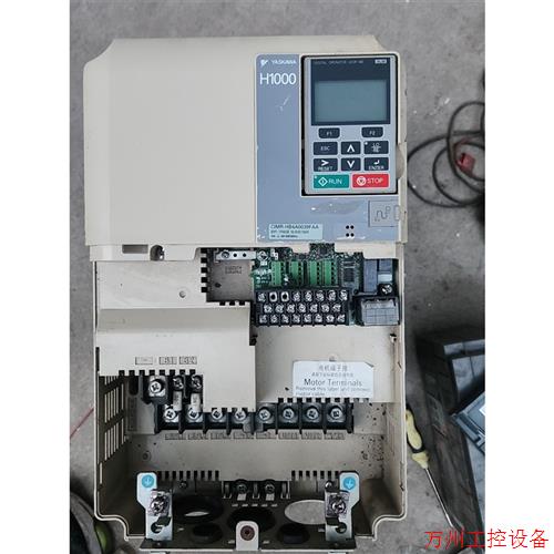 议价直拍不发:安川H1000 变频器 15KW 功能包好 无盖板 安装脚有