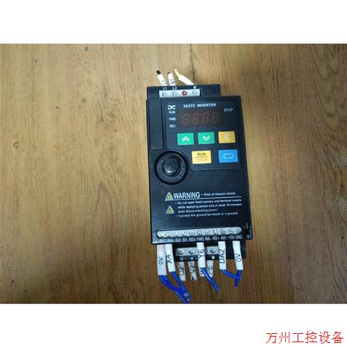 议价直拍不发:变频器3G3TC-AB004,功率0.4KW,220V