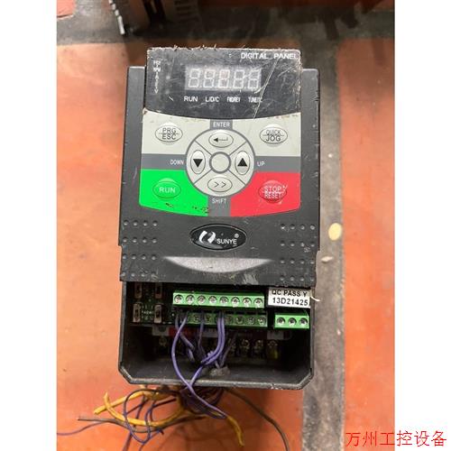 议价直拍不发:日业变频器CM510-A3SR75G 功率0.75KW 单相