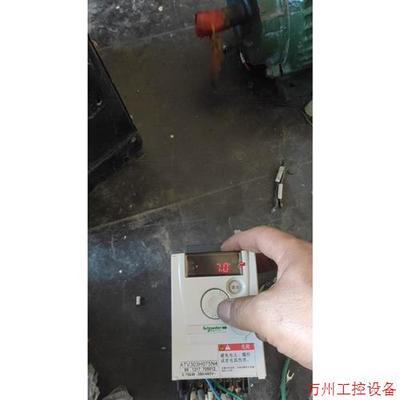 议价直拍不发:施耐德变频器4台拆机的型号ATV303H075N4