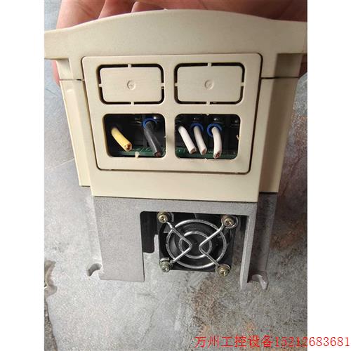 议价直拍不发:拆机普传变频器,8R75M1T,0.75kw220v,成色,询