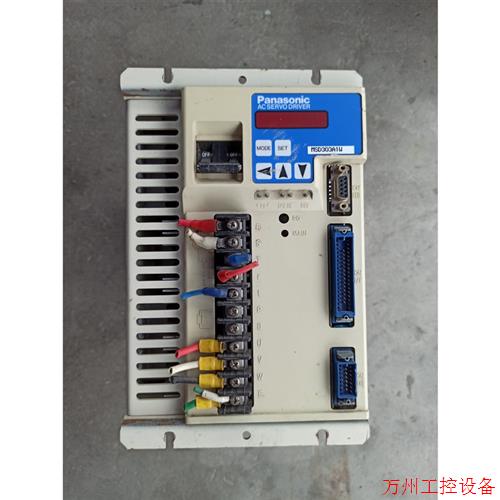 议价直拍不发:驱动器MSD303A1W,二手拆机.成色漂亮,功能包好.