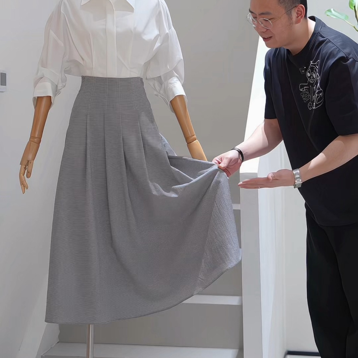 杰唯卡 复古风高腰显瘦格纹鱼骨裙2026春夏新款通勤百搭A字半身裙