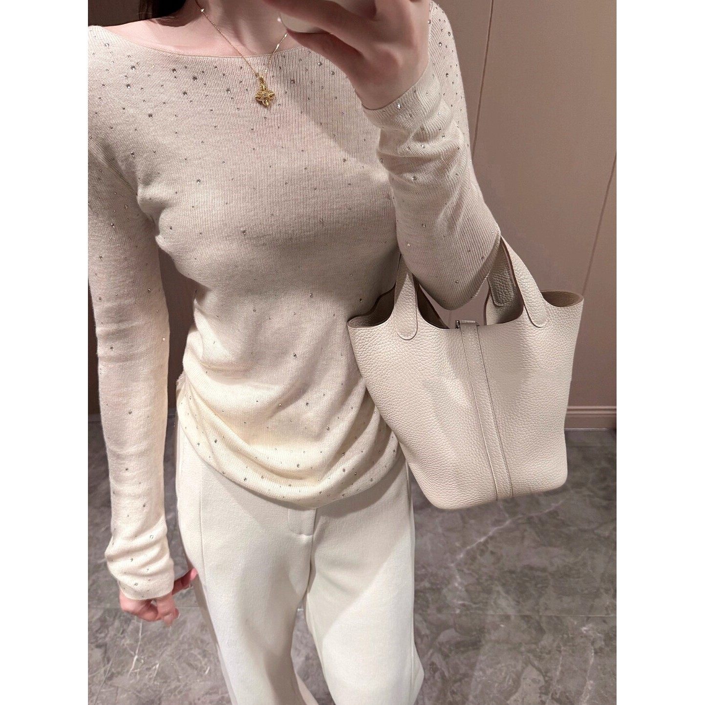 杏色重工闪钻针织长袖t恤女秋冬巨好看修身显瘦打底衫设计感上衣