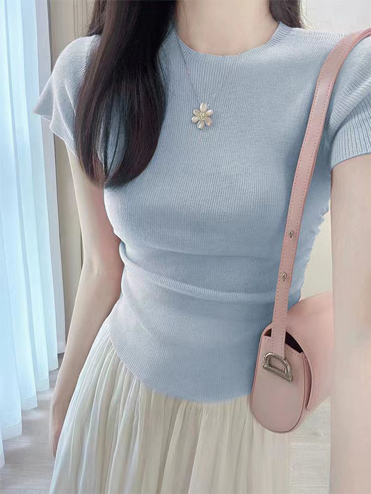 浅蓝色冰丝短袖针织衫女夏