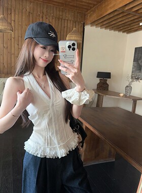 白色挂脖无袖上衣女夏穿搭法式绝美吊带背心短款蕾丝鱼骨v领小衫