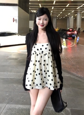 夏季纯欲风黑白波点吊带下半身失踪上衣落肩薄款长袖开衫两件套女