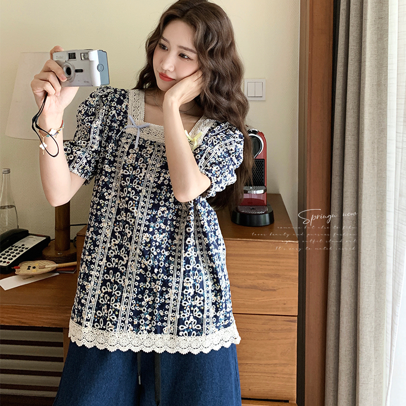 2025年夏季新款韩版时尚方领蕾丝短袖拼接刺绣宽松百搭娃娃衫衬衣，女装衬衫，两个王小姐