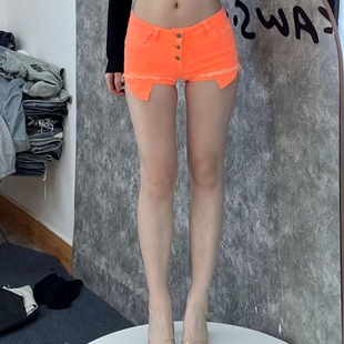 辣妹欧美女装低腰牛仔超短裤糖果色毛卷边露口袋彩色热裤果粒橙