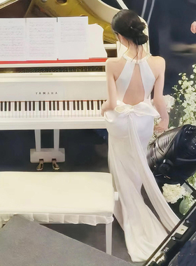 陈都灵同款白色晚礼服女高级感2026新款气质主持人鱼尾缎面连衣裙